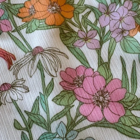 Vince Camuto Verona Garden PUFF sleeve blouse - Picture 9 of 10